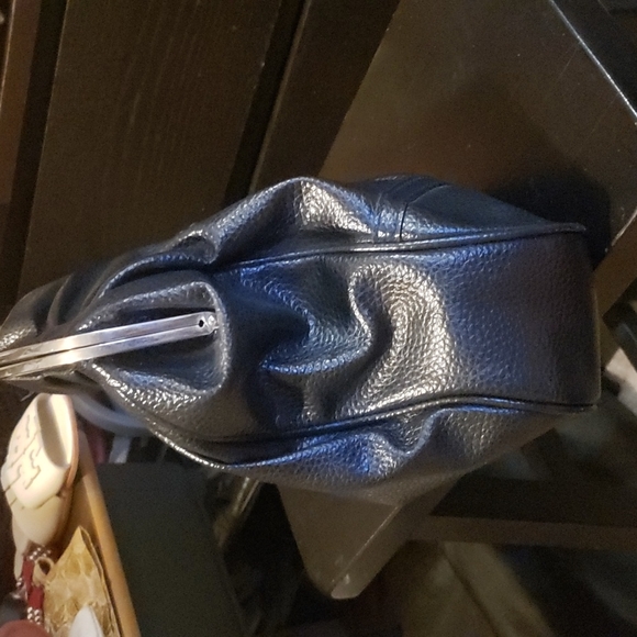 Guess Faux Leather Handbag - Picture 3 of 5